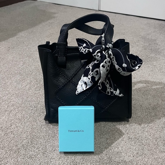 Authentic TIFFANY & CO. 100% Silk Printed Twilly - Picture 2 of 5